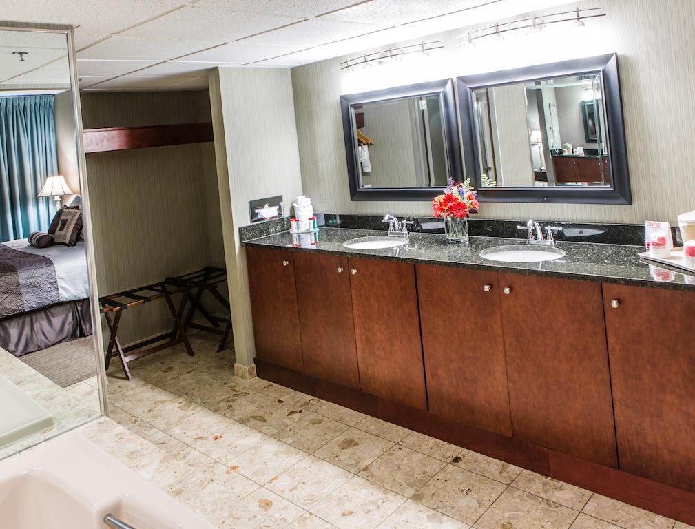 Courtyard By Marriott Toledo West Hotel Exterior foto