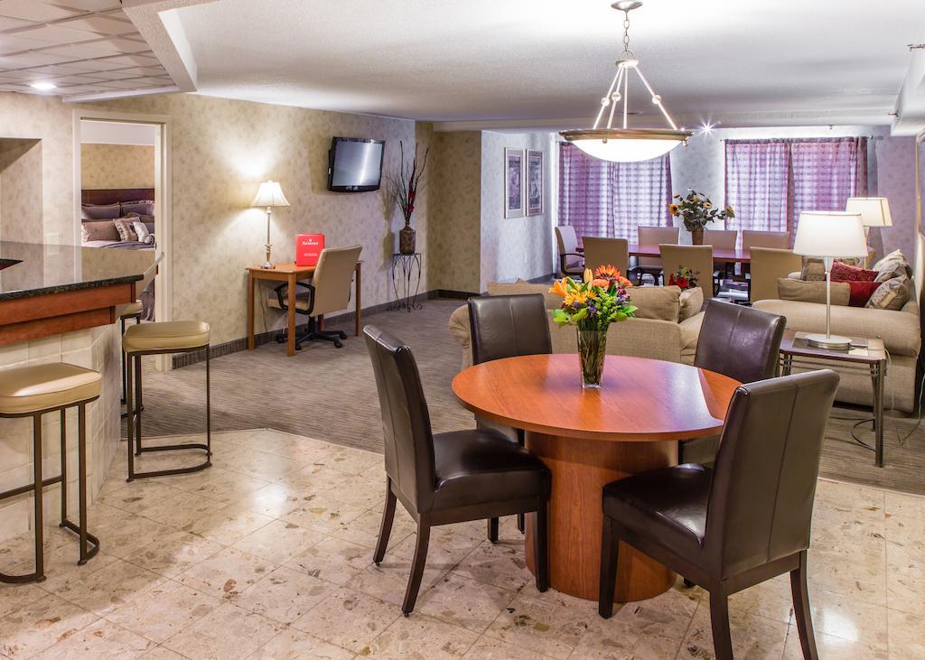 Courtyard By Marriott Toledo West Hotel Exterior foto
